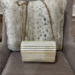 Acrylic White Cream Pearl Speck Summer Shoulder Crossbody Bag with Gold Chain